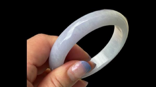 紫羅蘭手鐲，種水好，很潤。圈口約57mm+無紋裂