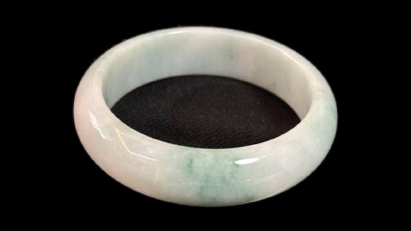 Beautiful Jade Bracelets | 美麗的翡翠手鐲