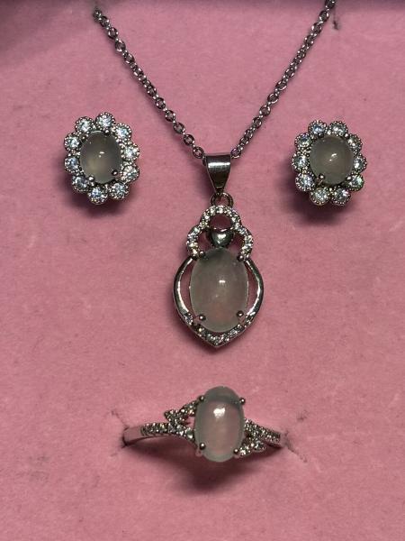 Beautiful Jade Jewelry Sets | 美麗的翡翠套裝