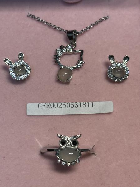 冰種翡翠蛋面可愛動物首飾套裝，含貓咪項鏈、兔子吊墜、貓頭鷹戒指，童趣可愛